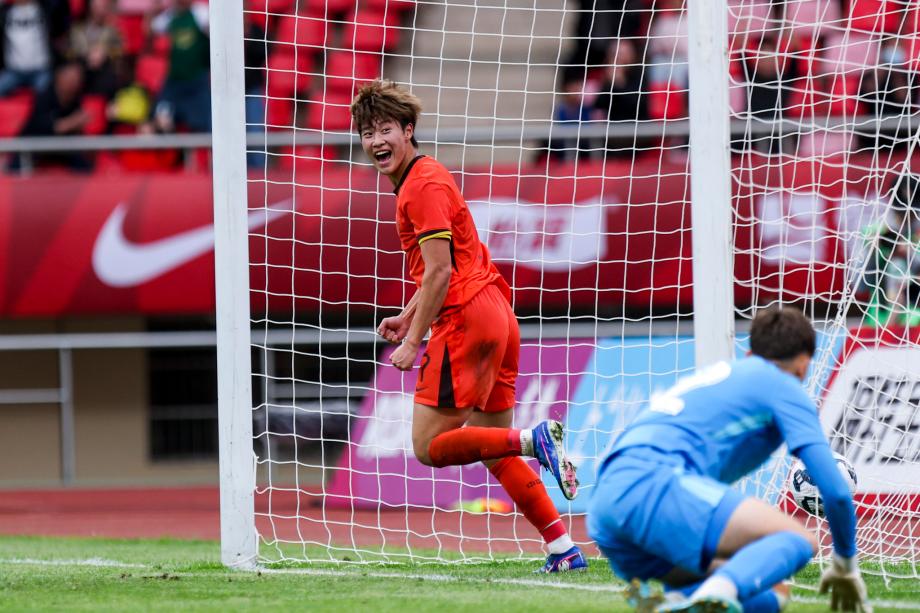 必赢体育-杨铭锐破门制胜依合散扑点救险 U19国足1-0澳大利亚