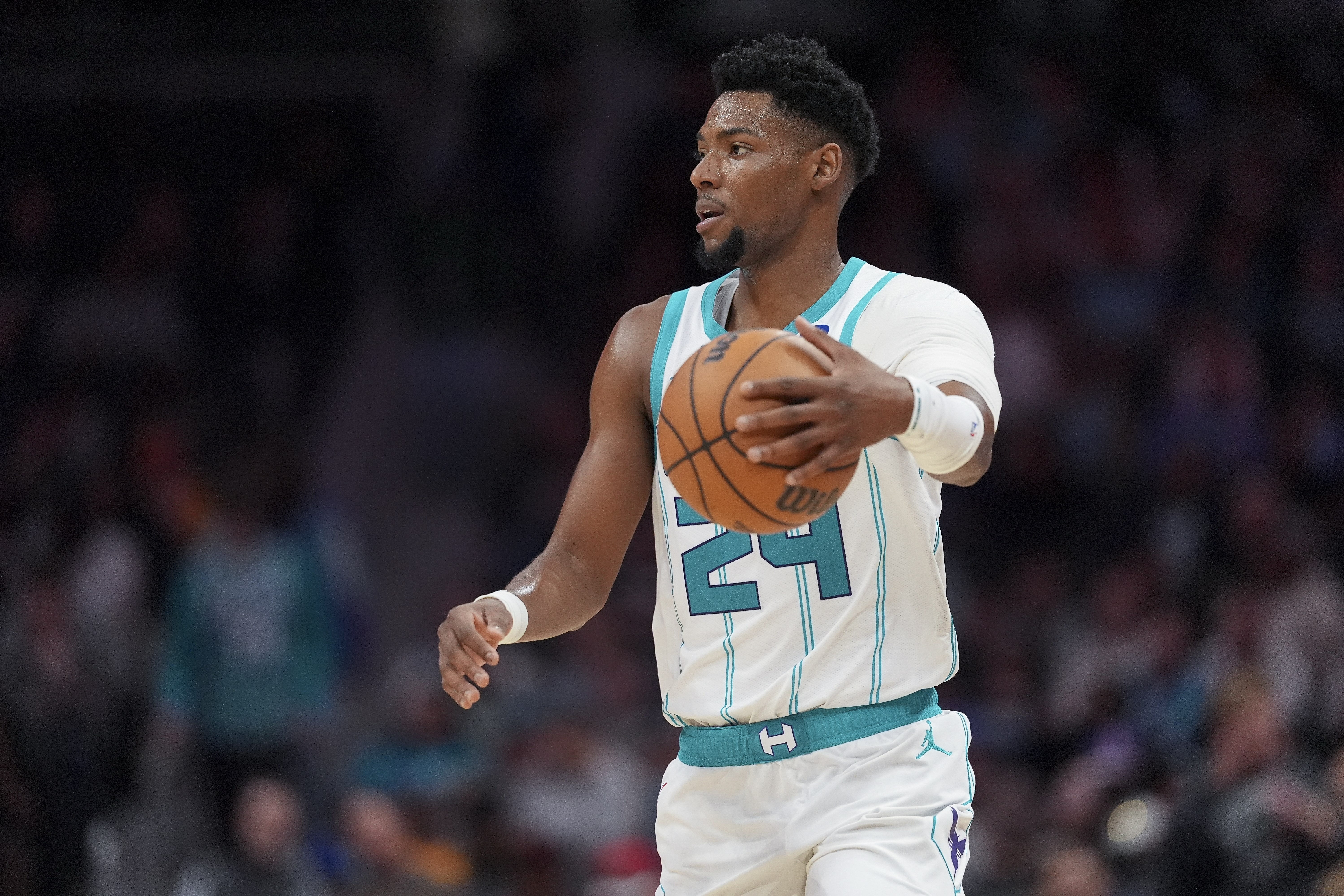 bwin必赢-手感好得多攻！布兰登·米勒打满首节 5中5&amp;三分3中3轰下16分！